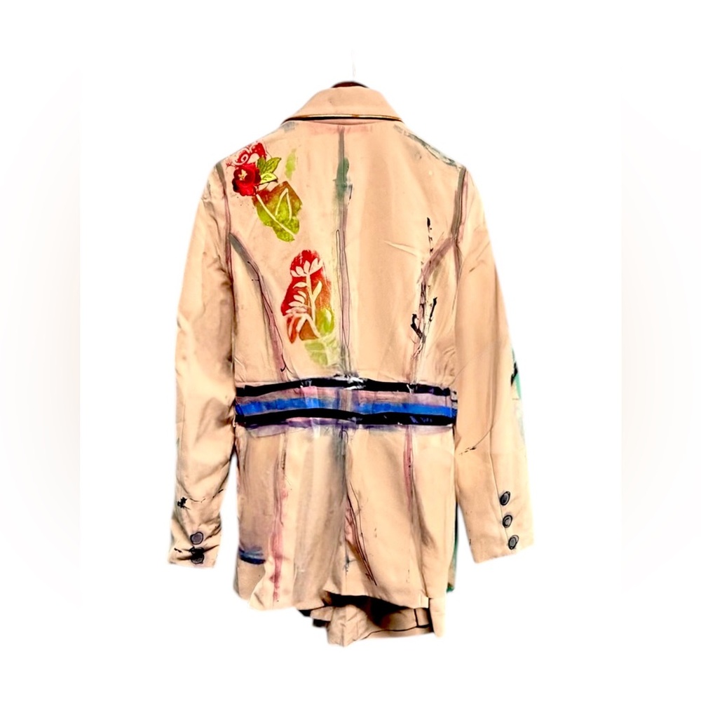 Vibrant Women's Blazer with Artistic Design - Picture 4 of 5